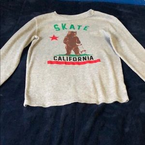 Long sleeve T-shirt not worn out no holes